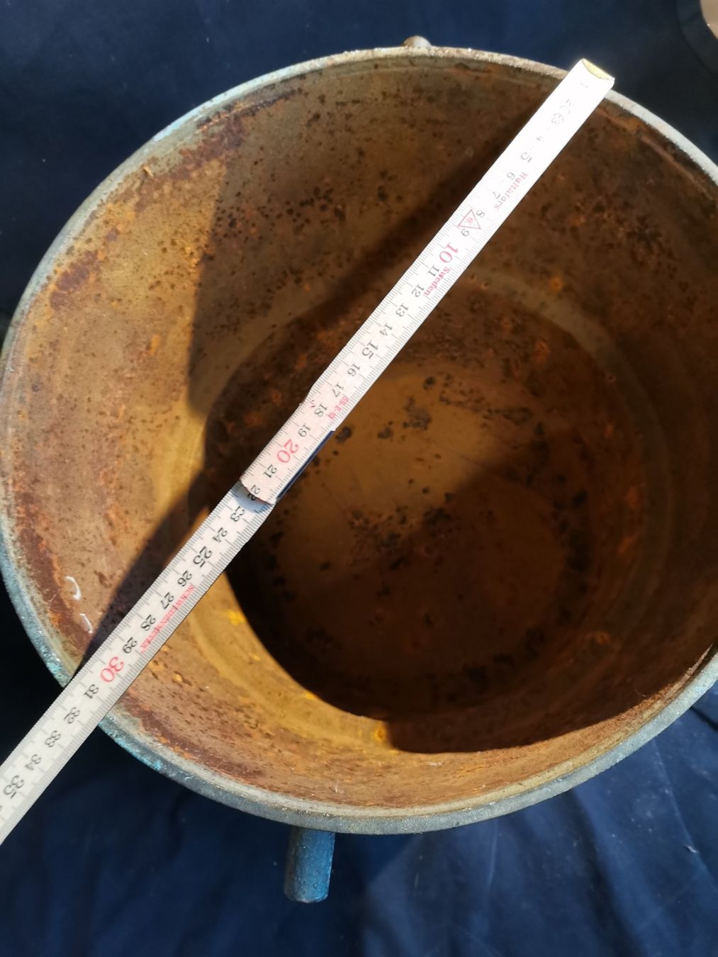 Töpfe: Gusseisentopf, Bronze Topf, Bronce Topf? Eisentopf, Gusstopf – Gebraucht aus Wiedlisbach von materialkreislauf 2
