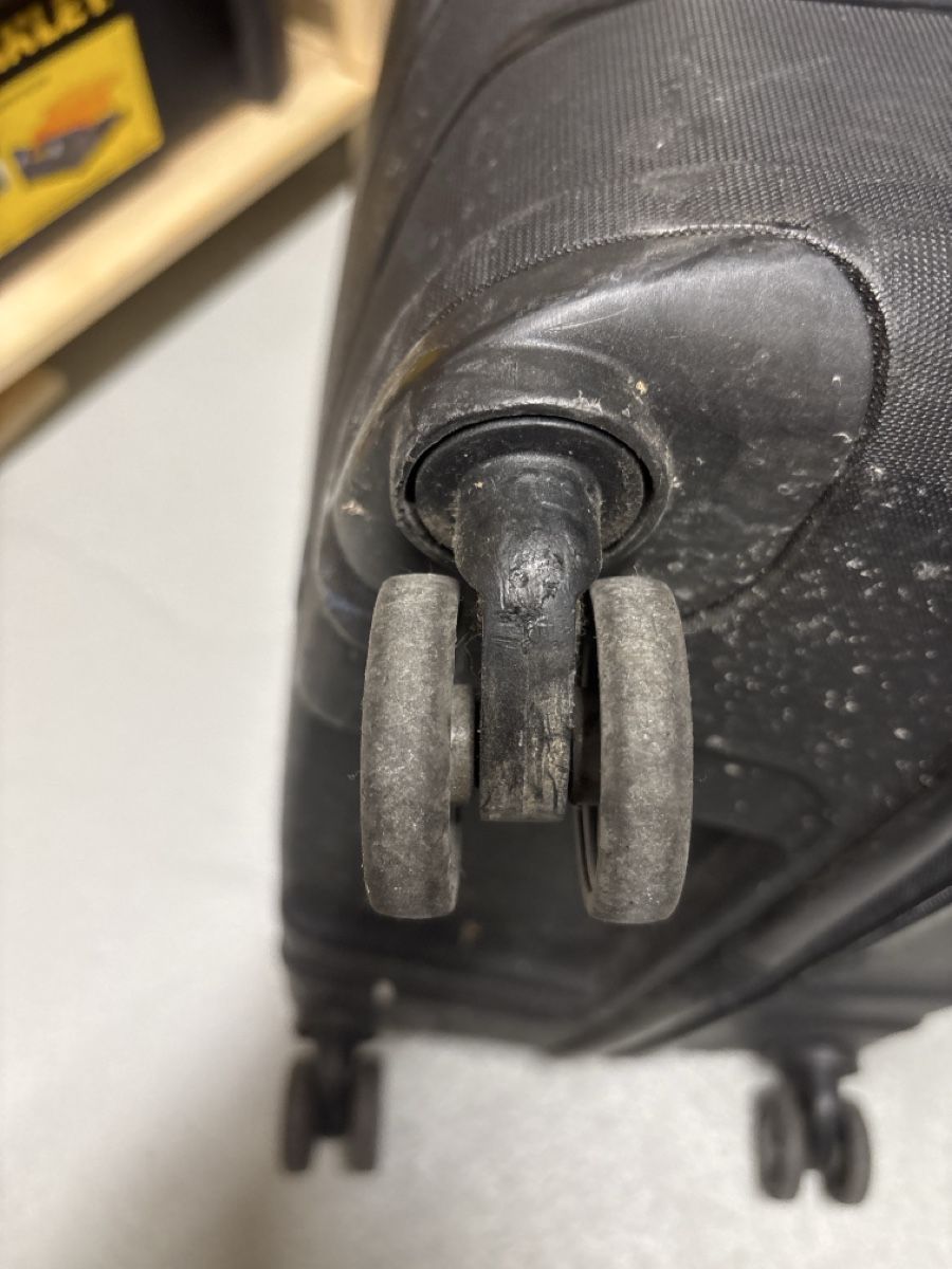 Samsonite Reisekoffer: Samsonite Suitcase Hard Shell – Gebraucht aus Zürich von kam_ysh2 6