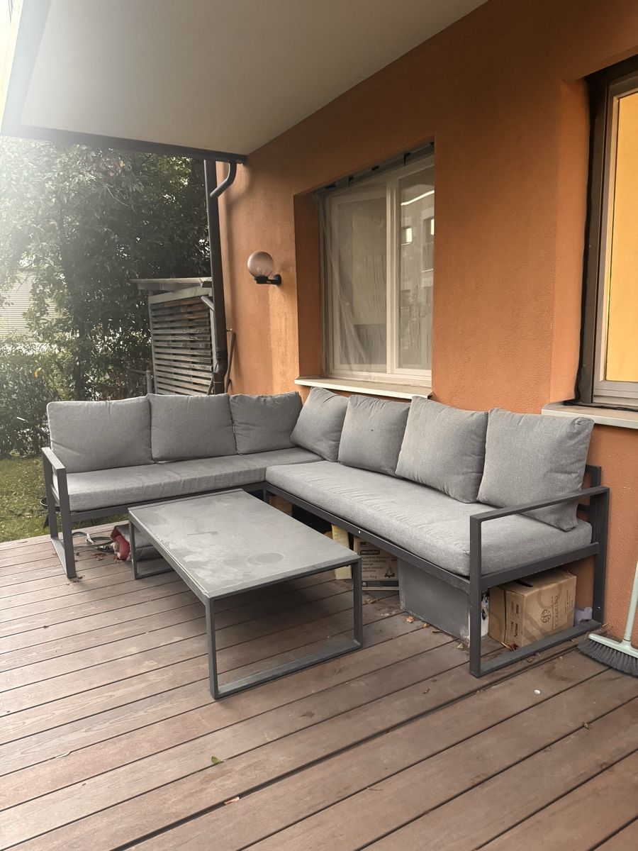 Sofas: Outdoor sofa – Gebraucht aus Zürich von pon_pv8m
