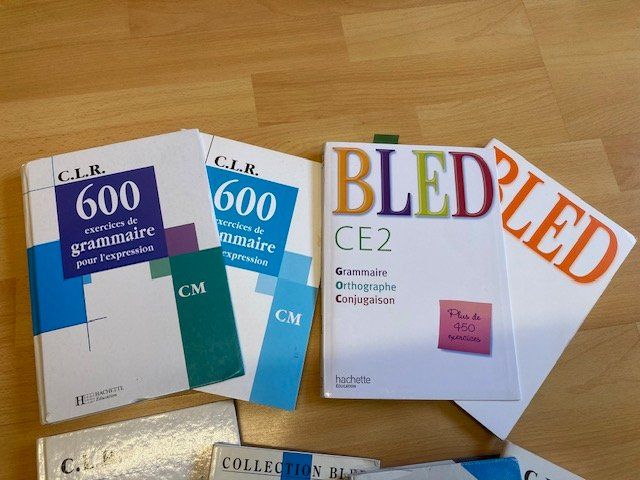 Libri: Divers livres Bled avec corrigés et 2 dictionnaires – Nuovo (secondo la descrizione) da Vauderens venduto da lau260962 2