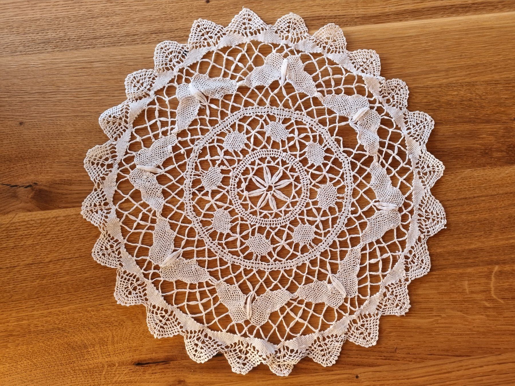Altra biancheria da tavola: Dentelle ancienne et délicate, napperon – Nuovo (secondo la descrizione) da Fontenais venduto da Aube-sauvage.2