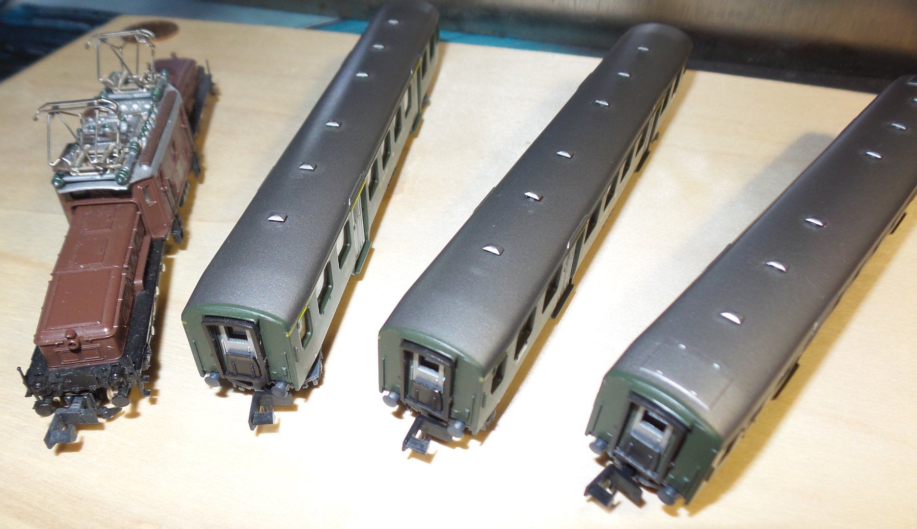 Arnold Modellini di ferrovie: Arnold N Crocodile + 3 wagons – Usato da Bulle venduto da Rockandtoys 3