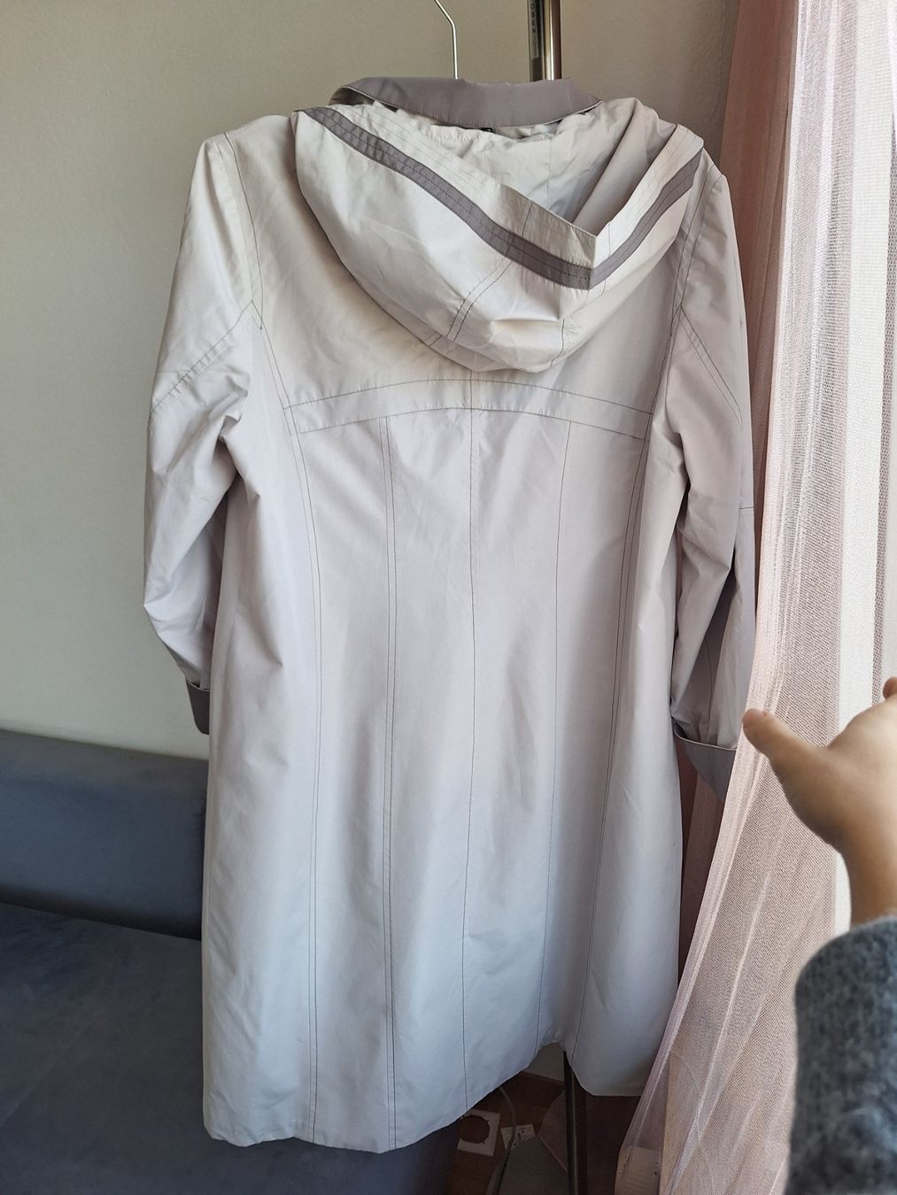 Cappotti: Trenchcoat Gr.40 – Usato da Ostermundigen venduto da Katjaest01 1