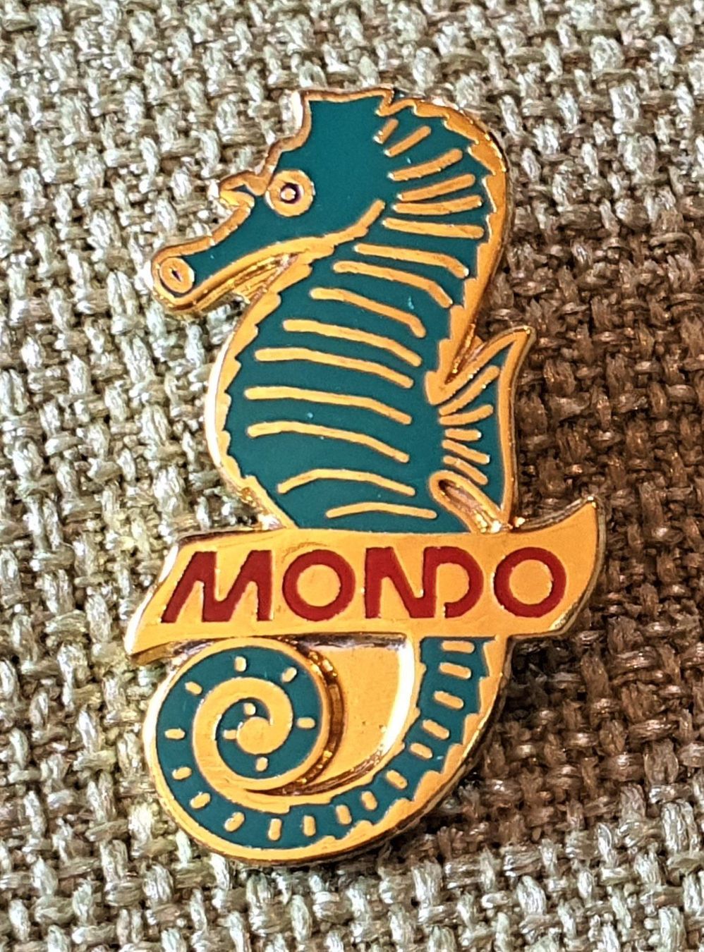 Placchette & Badge: E774 - Pin Mondo - Seepferdchen – Usato da Reinach BL venduto da Boston-Verkauf