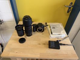Sony Alpha 100 Kamera mit 2 Objektiven und Zubehör