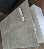 Tisch Betonoptik mit weissem Element Nichtraucherhaushalt 