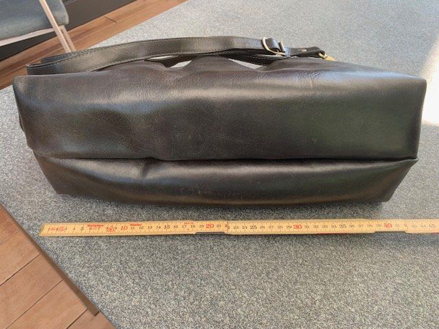 Borse da donna: Ledertasche - Handgefertigt - LilaLila – Nuovo (secondo la descrizione) da Kirchberg BE venduto da Rege 2
