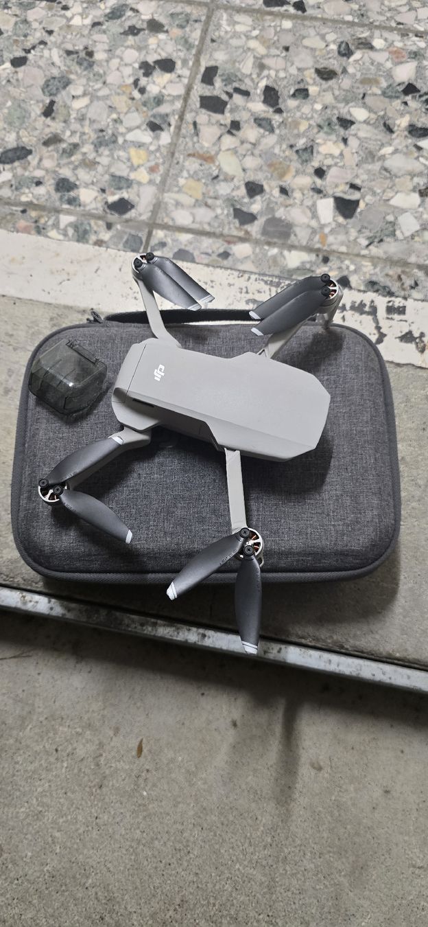 DJI Action Cam: DJI Mavic Mini Drohne inkl. Case & Akkus – Usato da Oberwil-Lieli venduto da Mike_Mueller