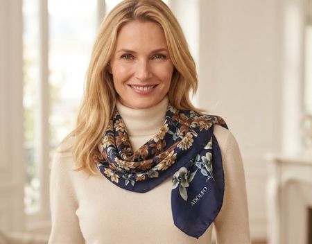 Foulard Adolfo bleu motif floral 