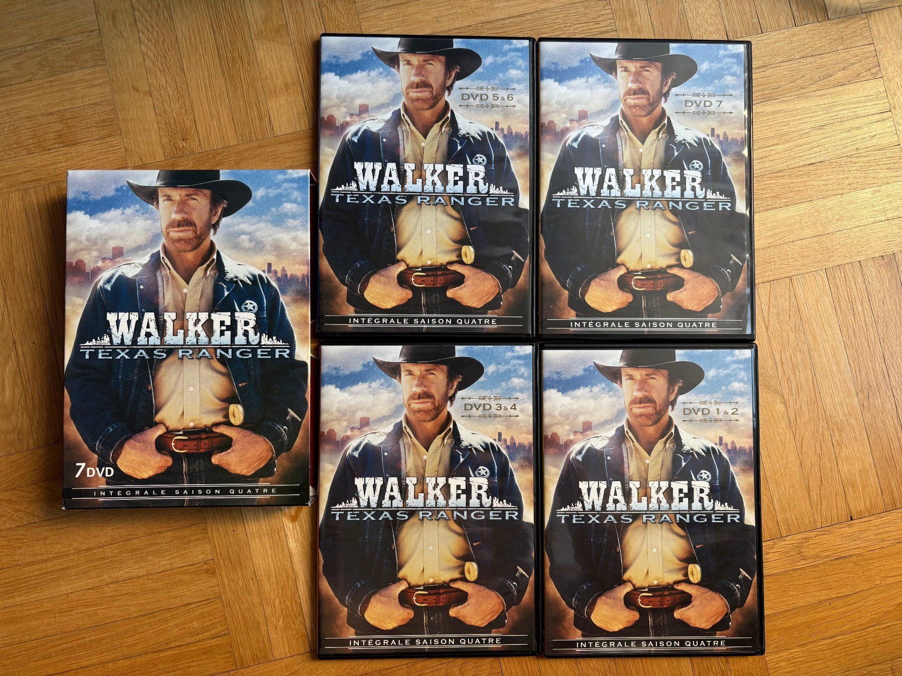 Alle DVDs: Walker, Texas Ranger - Intégrale Saison Quatre - DVD – Gebraucht aus Zürich von Malcom 1