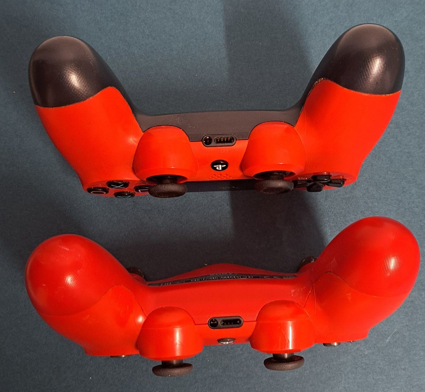 Sony Manettes: Ps4 Controller Original SONY 2 Stück Farbe Rot – D'occasion à Biel/Bienne par Sasha4u 3