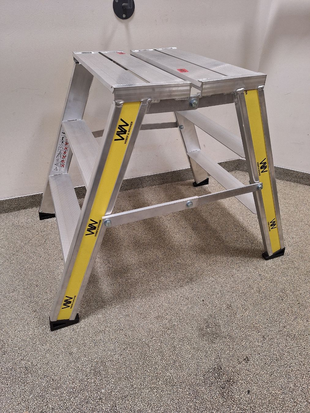 Scale: Typ 202 Plattformleiter Klappbar 2x3 Sprossen – Nuovo (secondo la descrizione) da Zürich venduto da weber-widmer