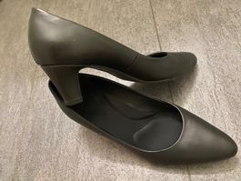 Elegante, schwarze Pumps, Gr; 40