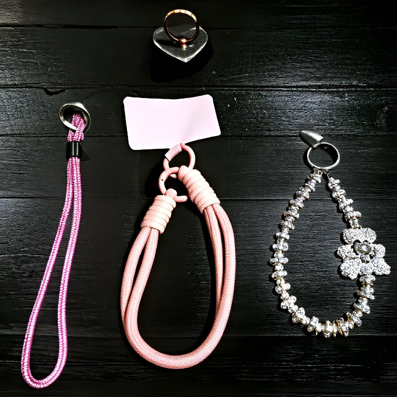 Pendentifs: 4 Lacci/Accessori per telefono cellulare. nuovi – Neuf (Voir description) à Giubiasco par Stefaniav 1