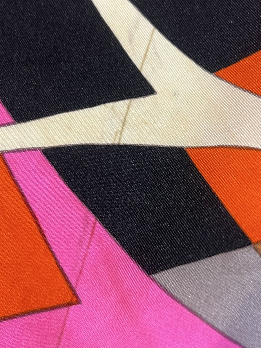 Dior Foulards & écharpes: Foulard Christian Dior – D'occasion à St-Pierre-Clages par ste_xk6p 2