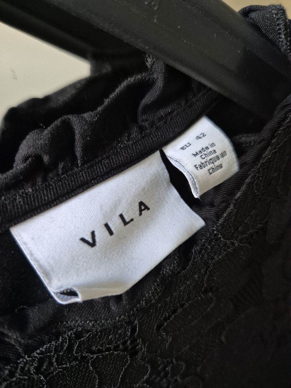 Vila Camicette: schöne schwarze Bluse mit Spitzendetails Gr. 42 VILA – Usato da Goldach venduto da nikkaaa 3