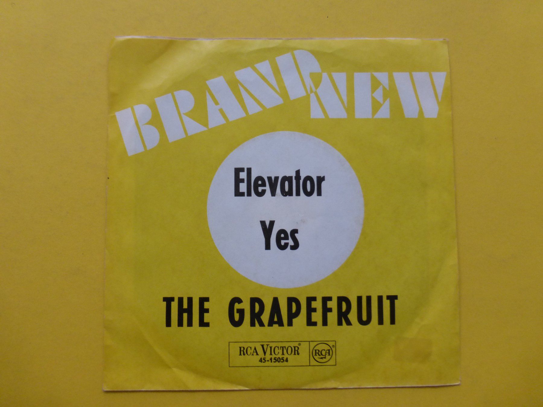 Schallplatten: The Grapefruit – Elevator / Yes – Gebraucht aus Zürich von Swiss57 1