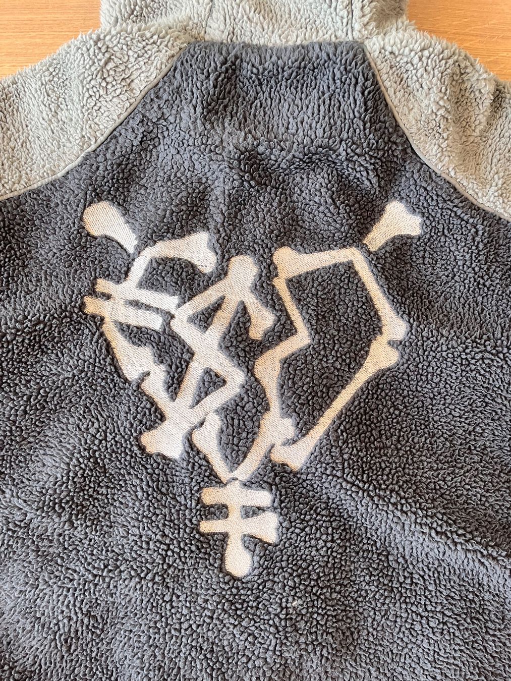 Giacche: Fleece Jacke MoreMoneyMoreLove – Usato da Wil SG venduto da MaurusSi 4