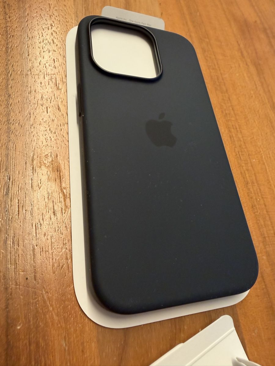 Apple Cover & Protezioni schermo: iPhone 15 Pro Silikon Case MagSafe neu - black – Nuovo e nell'imballaggio originale da Glis venduto da bambalusi 3