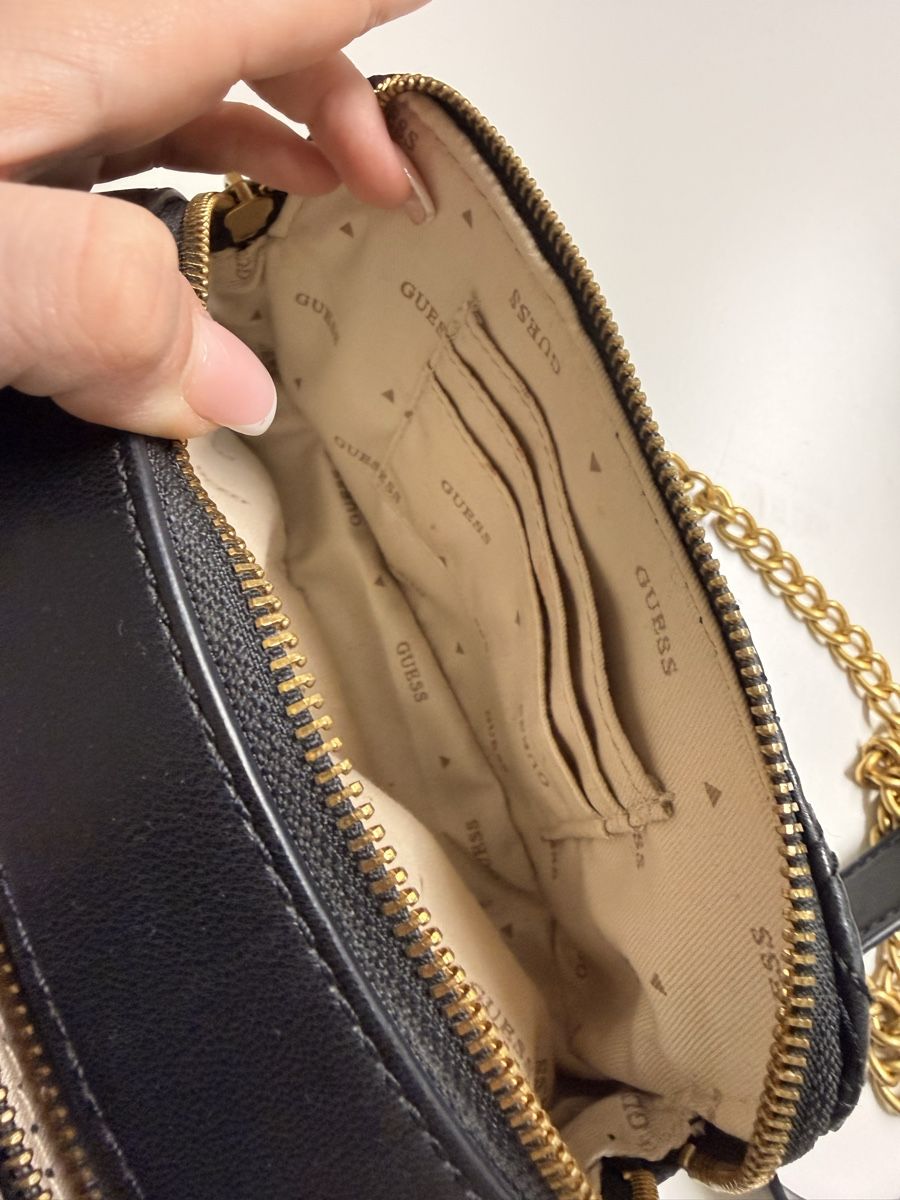 Guess Borse da donna: Guess Umhängetasche – Usato da Dübendorf venduto da Debbiedeborah 2