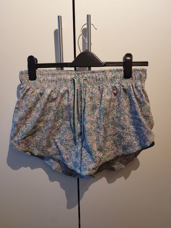 Damen Sportshorts / Gym / Gymshorts / Gr. M
