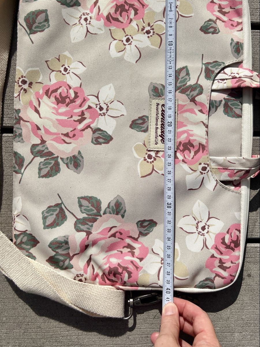 Borse da donna: Laptoptasche mit Blumenmuster Grösse 40cm neuwertig – Usato da Uetendorf venduto da pink2 2