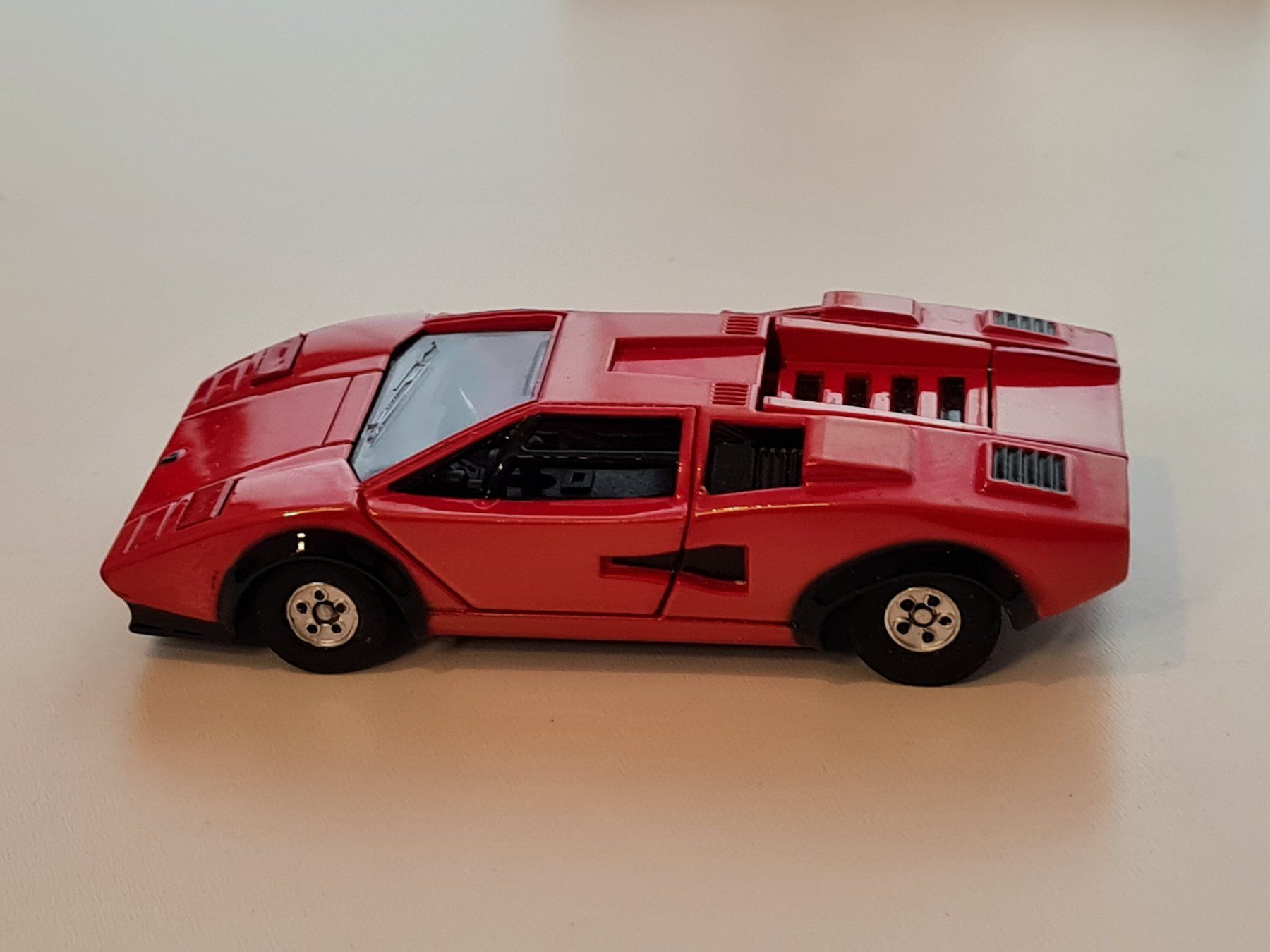 Lamborghini Modellautos: Lamborghini Countach von Bandai Japan – Neu und originalverpackt aus Kehrsatz von emadir