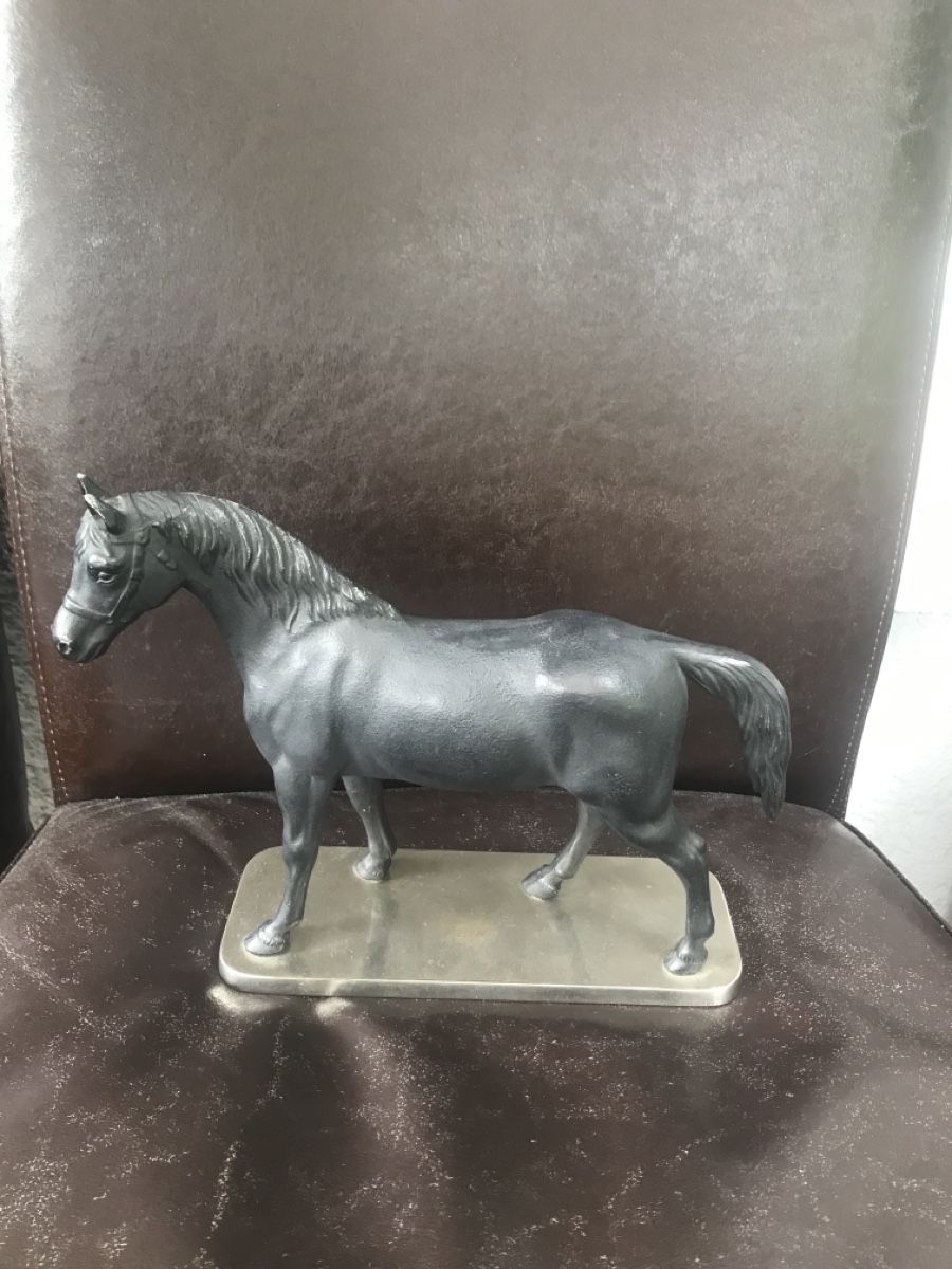 Sculture & Statue: Pferd Gusseisen Skulptur – Usato da Niederscherli venduto da ija_y67c 2