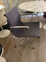 Charles Eames Vitra Aluminium EA 108 Chair, drehbar, Lehnen