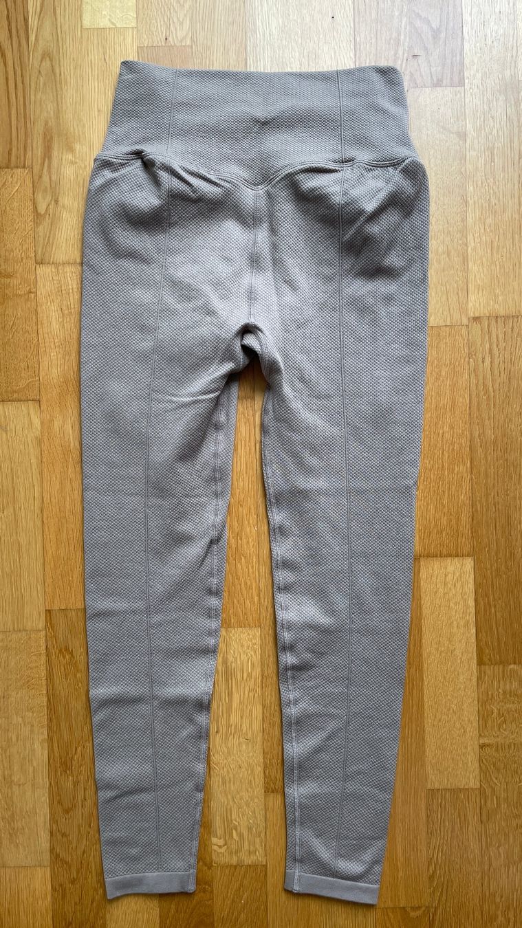 Leggings: Sportleggins aim'n, Grösse M – Usato da Burgdorf venduto da Crown. 2