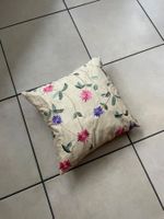 Zierkissen mit Blumen ca 30x30 cm