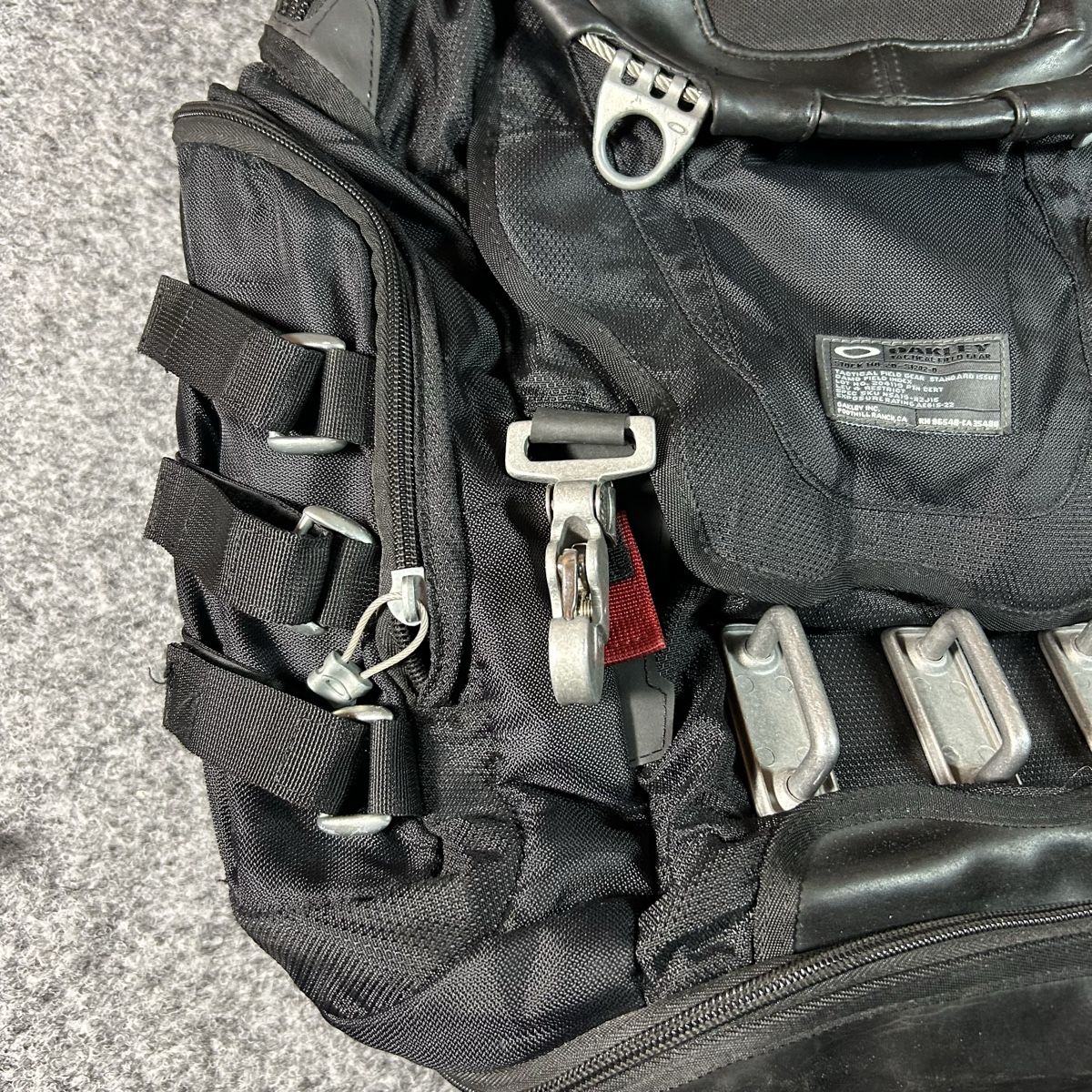 Oakley Zaini: Oakley Sac à dos noir – Nuovo (secondo la descrizione) da La Sagne NE venduto da Matlasape 7