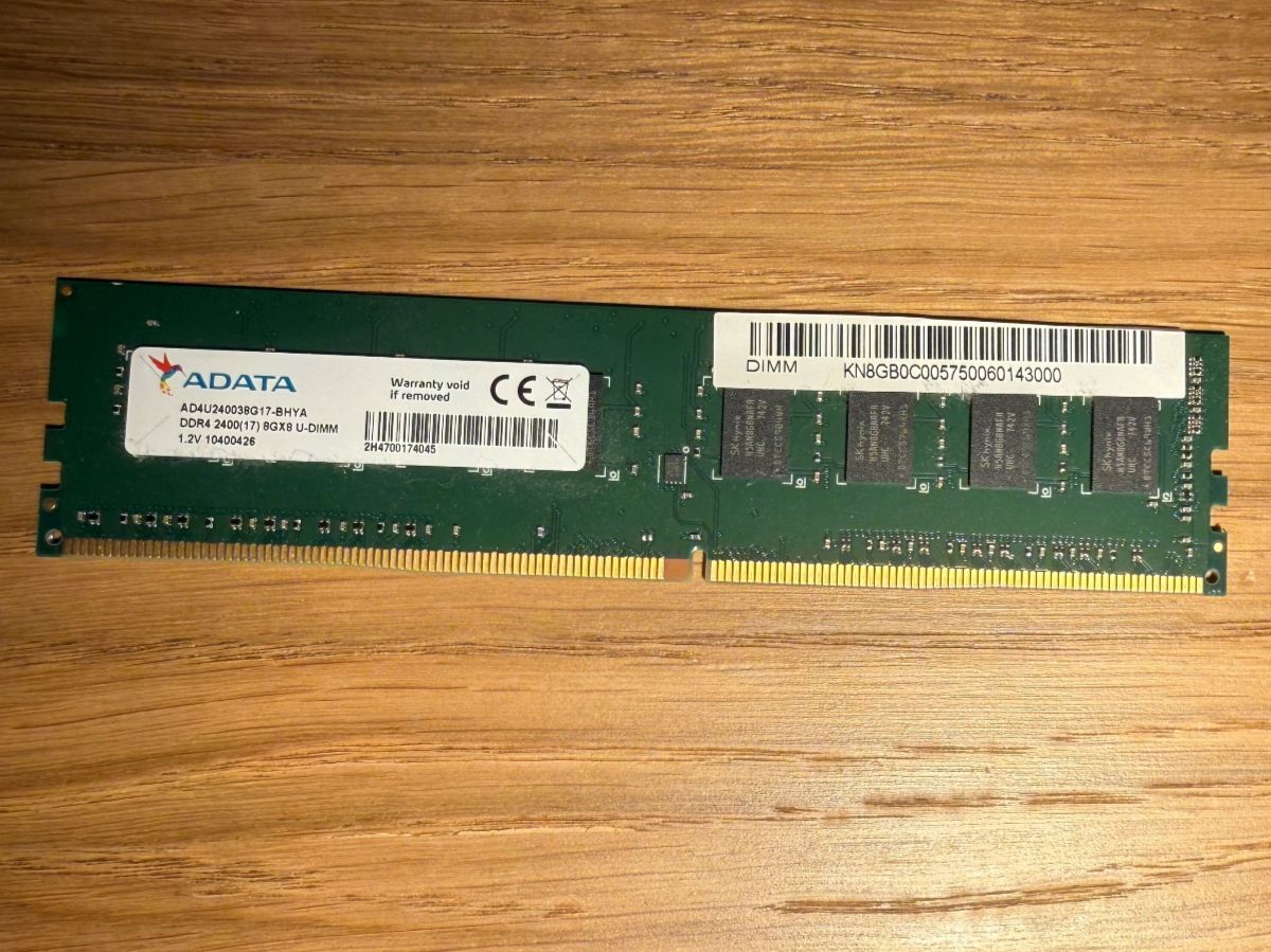 Mémoires / RAM: ADATA 8 GB RAM DDR4 UDIMM (desktop) 2400 MT/s Non-ECC – D'occasion à Thalwil par pie_w2lk