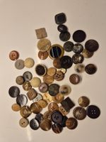 Knopf Konvolut gemischt braun 
