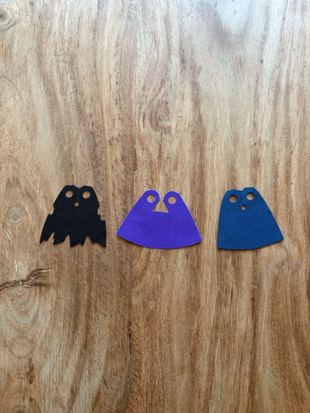 Lego Giocattoli: LEGO Stoffumhänge für Minifiguren – Nuovo (secondo la descrizione) da Zürich venduto da Faeburey