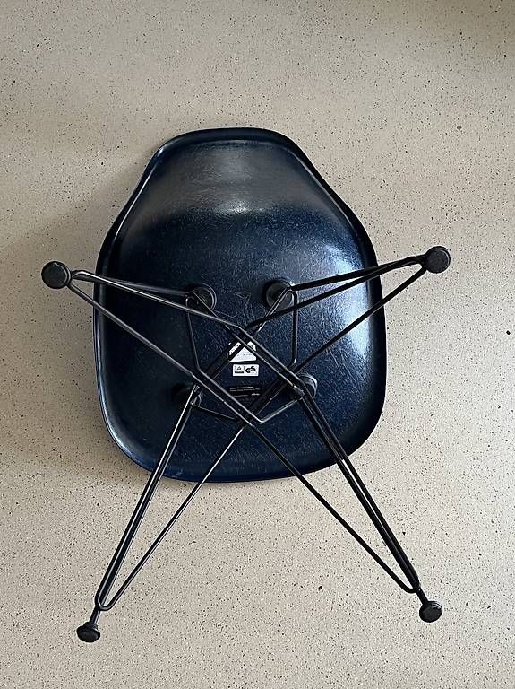 Vitra Stühle: Stuhl Eames Fiberglass Vitra – Gebraucht aus Zürich von chr_b6p6 1