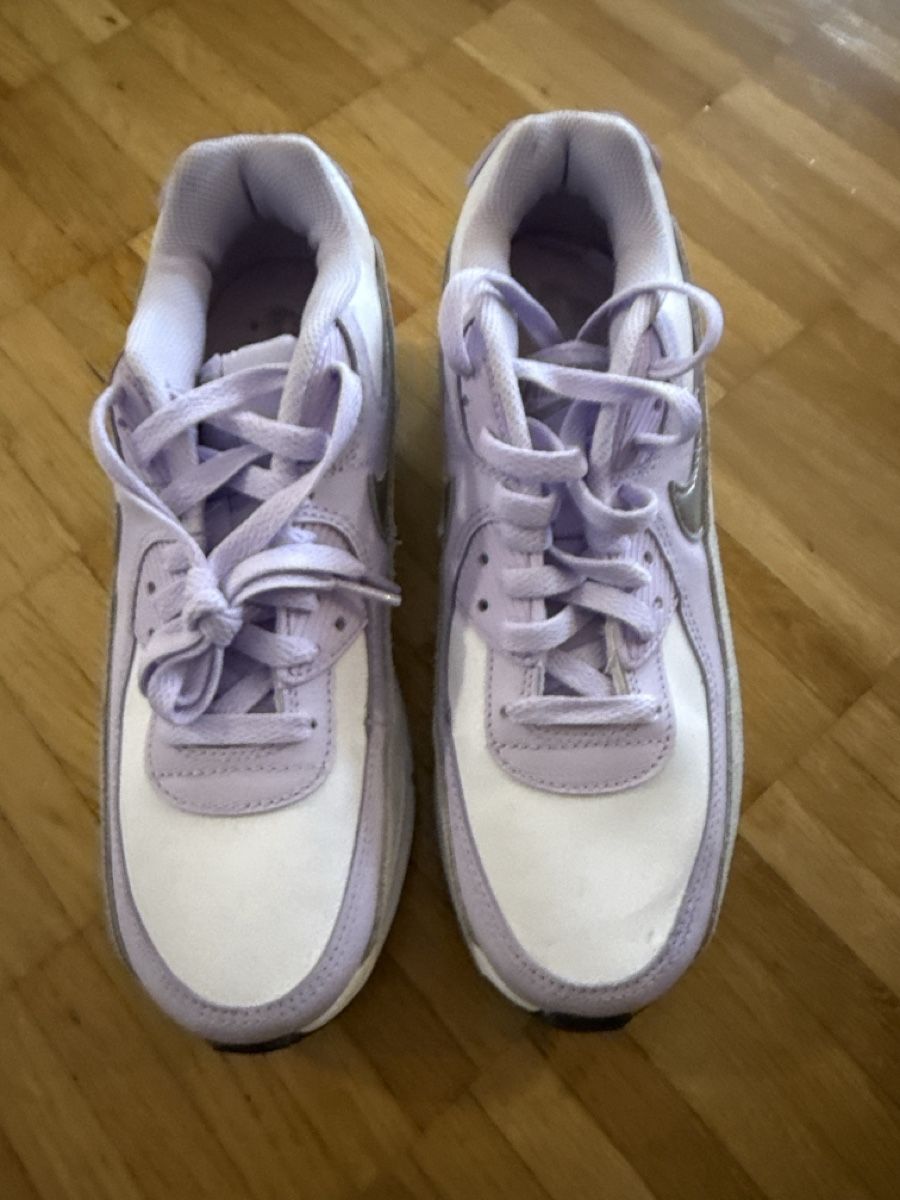 Nike Scarpe per ragazze: Nike Air Max 90 neu original  – Nuovo (secondo la descrizione) da Sisseln AG venduto da Gommibaerli87