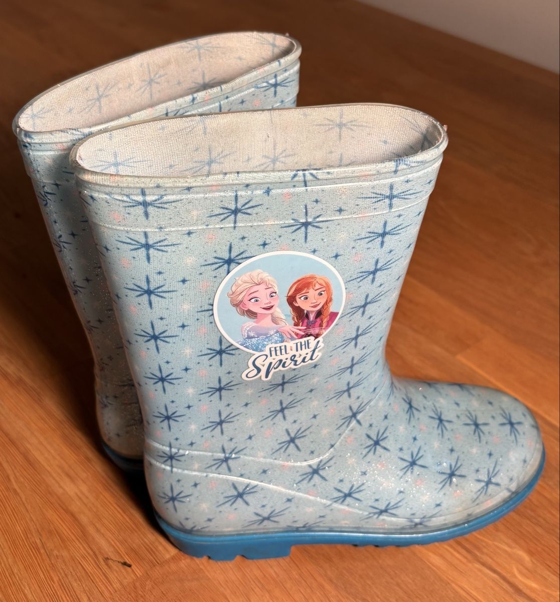 Chaussures garçon: Gummistiefel Die Eiskönigin Grösse 29 – D'occasion à Pfäffikon ZH par Salibandy 4