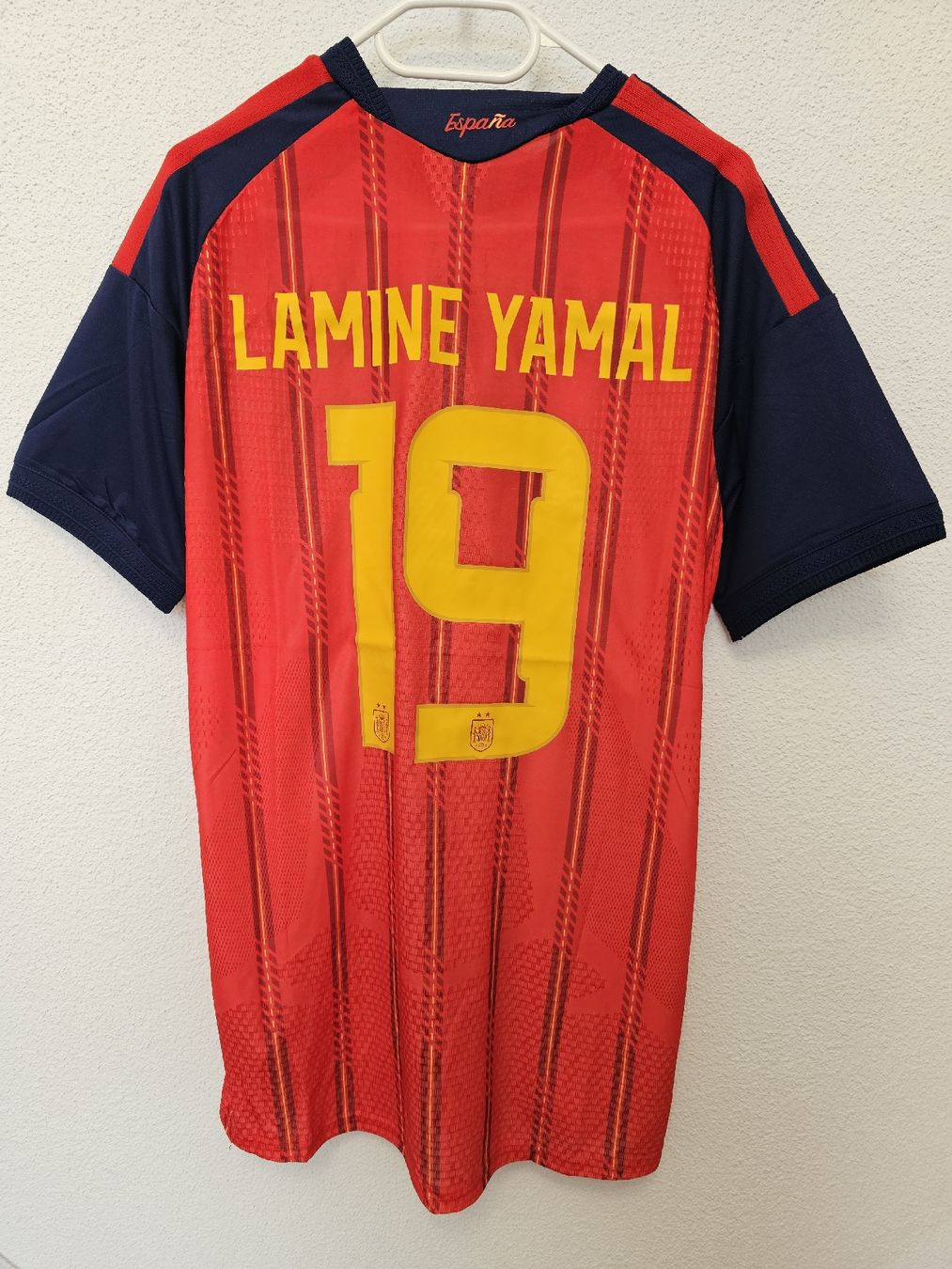 Leibchen & Hosen: Spanien Spielertrikot WM 2026 – Neu (gemäss Beschreibung) aus Rickenbach LU von LichterWelt 1
