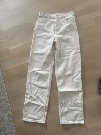 ZARA Damen Jeans creme Grösse 36 Neu