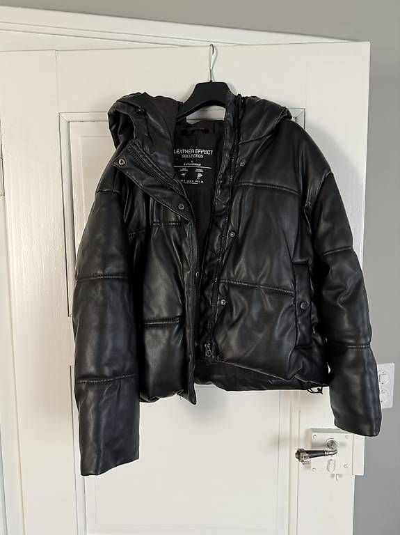 Vestes: Puffer Jacke – D'occasion à Allschwil par Babel2