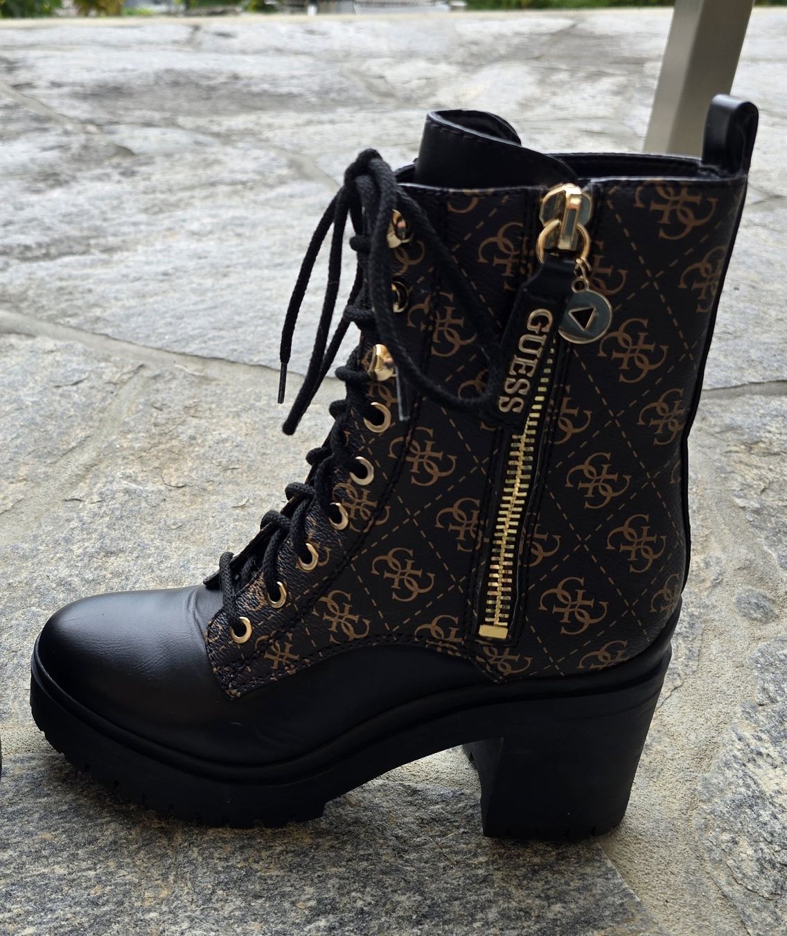 Guess Scarpe da donna: GUESS Damen Stiefel / Boots Grösse 37 – Usato da Müllheim-Dorf venduto da 207mo 2