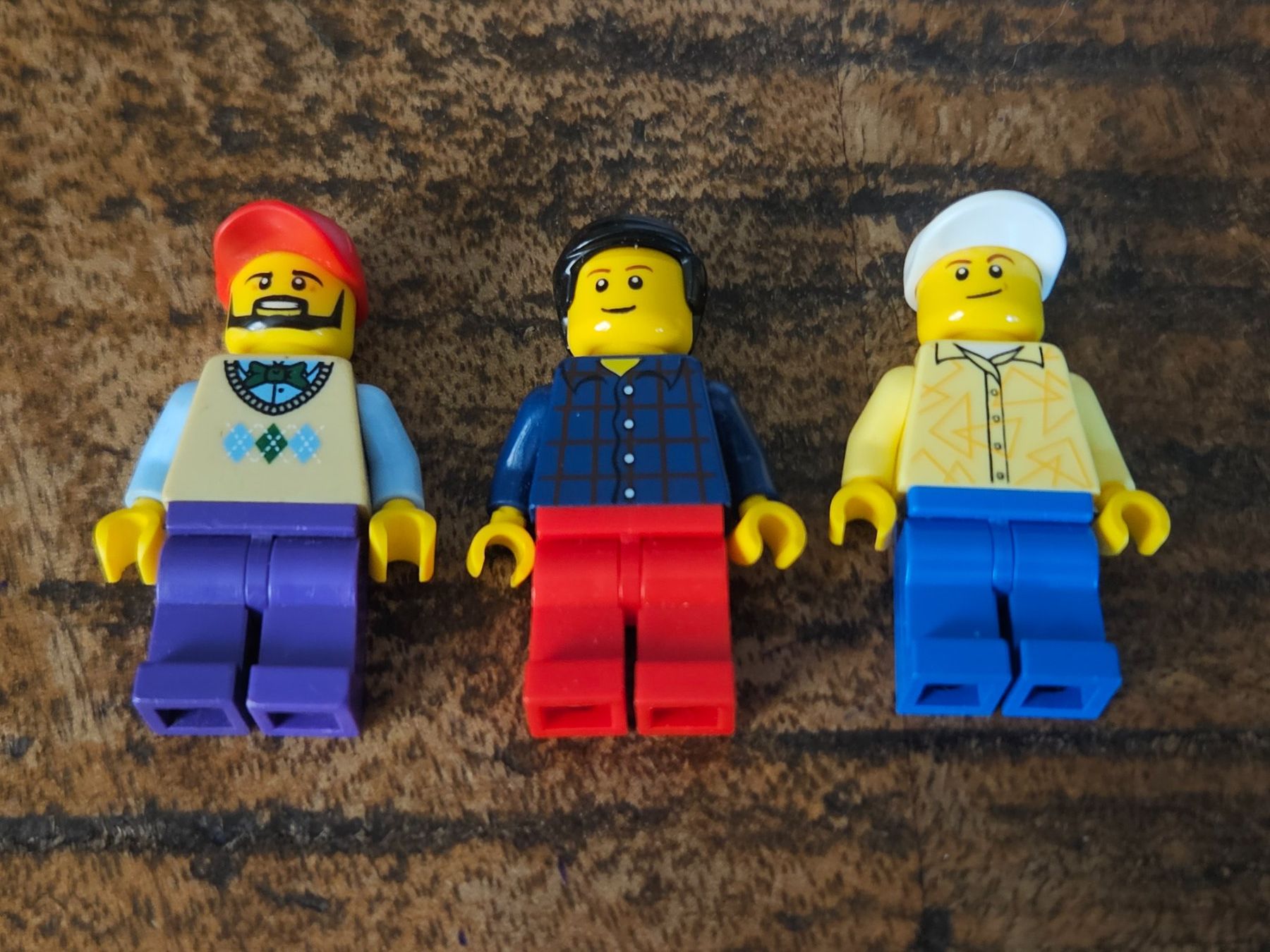 Lego Kit di costruzioni: lego lot de 3 figurines – Usato da Confignon venduto da Ecrofigs