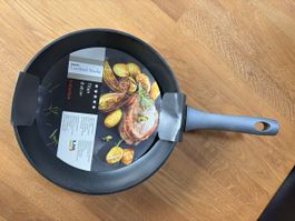 Poêle antiadhésive Migros Cucina & Tavola 28 cm, neuve!