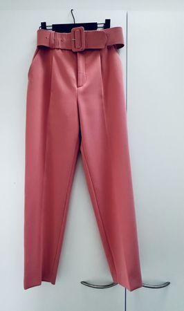 Bundfaltenhose High waist von ZARA