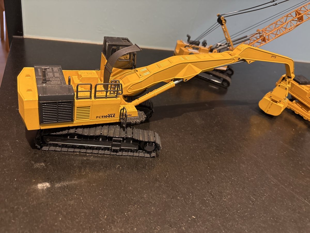 Escavatori: Modellbagger Liebherr, Komatsu, Siku – Usato da Staffelbach venduto da Cherry4 7