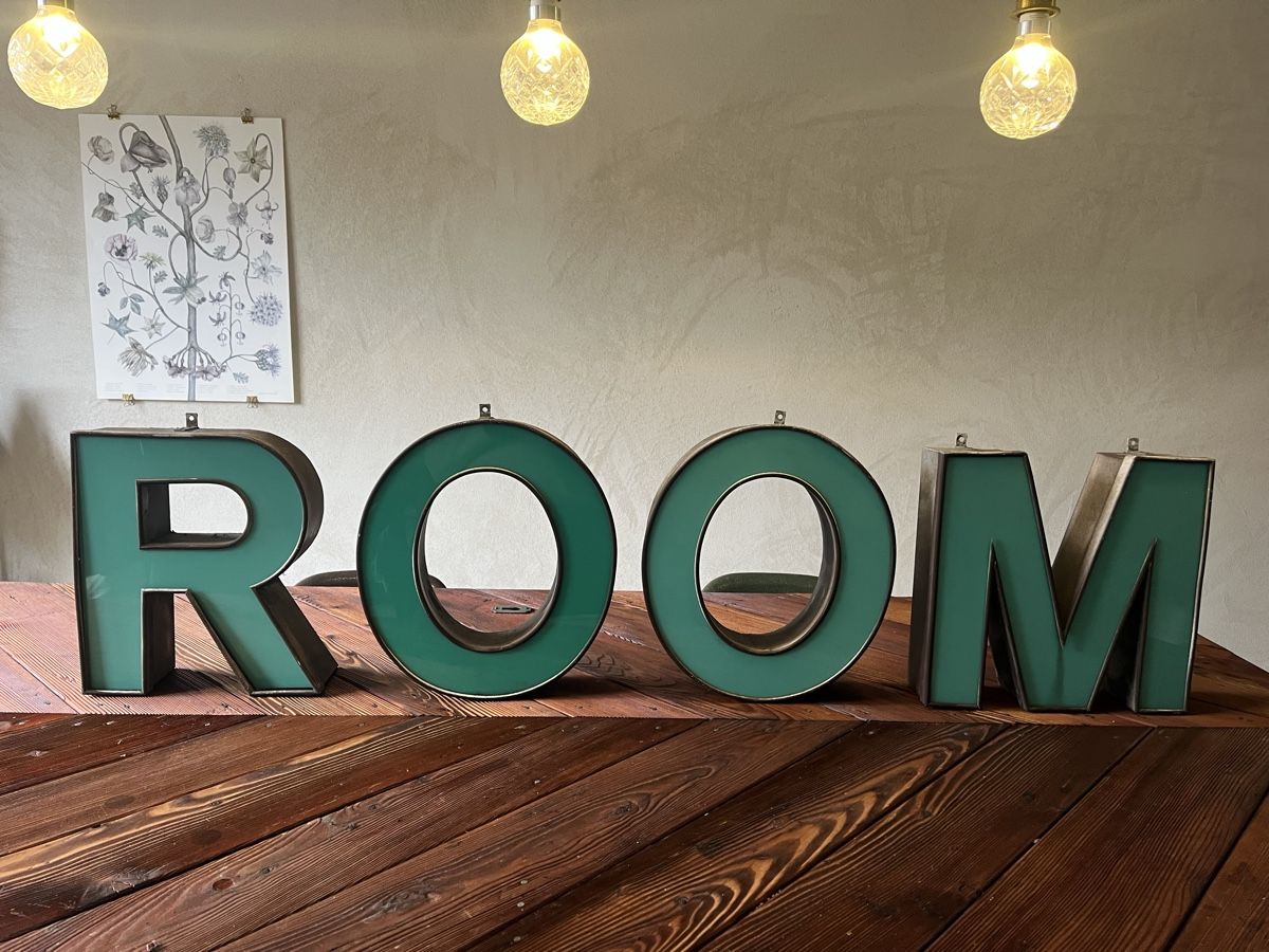 Tutte le decorazioni: Leuchtbuchstaben Tea-Room – Usato da Altstätten SG venduto da Bubblin 2