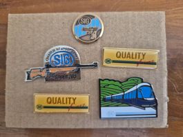 Pin Sammlung SIG Sauer Zug Waffen Logo Pins Retro Sammler