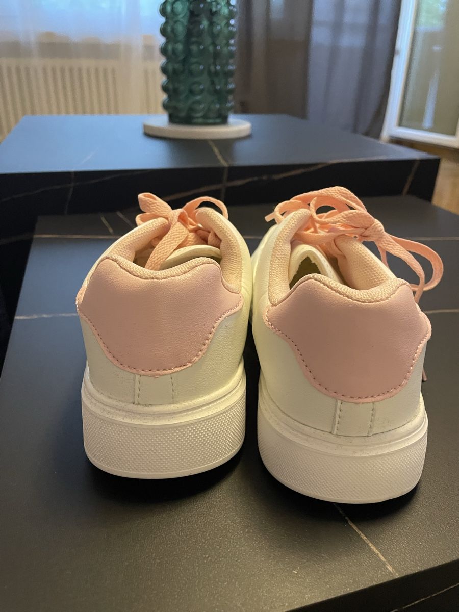 Chaussures femmes: Sneaker – Neuf (Voir description) à Zürich par car_26mh 1