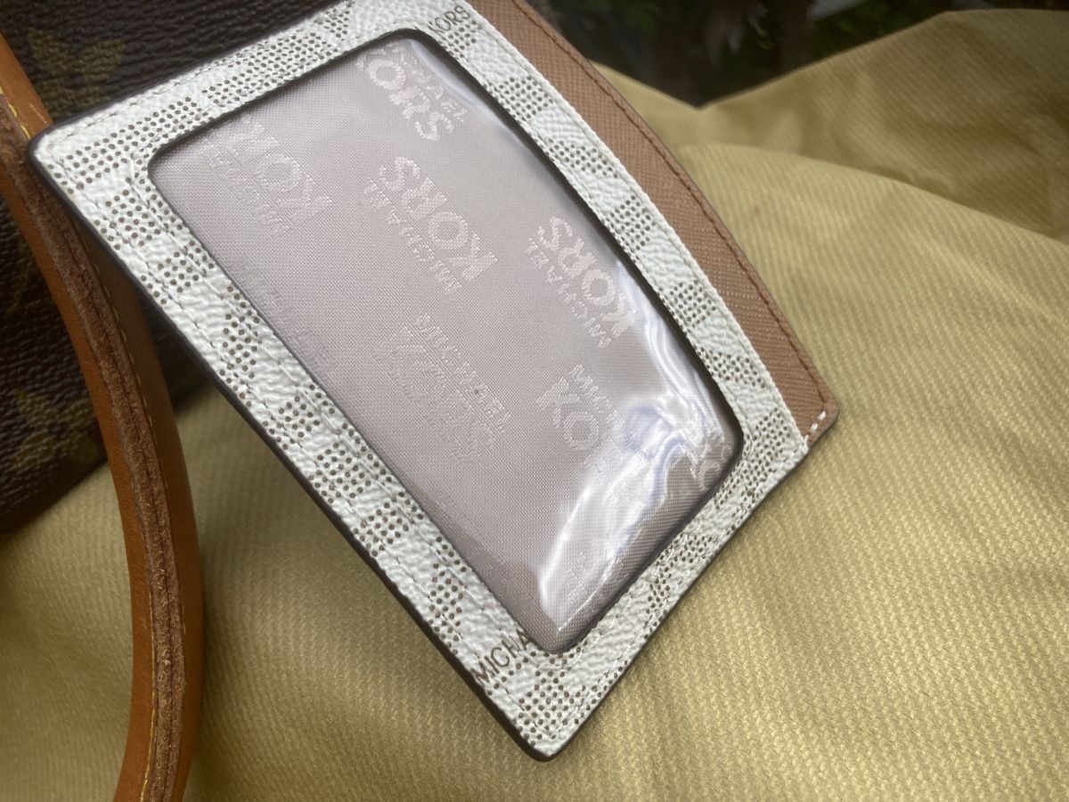 Michael Kors Portamonete: Michael Kors Kartenetui – Usato da Walterswil SO venduto da Sunshineyupi 2